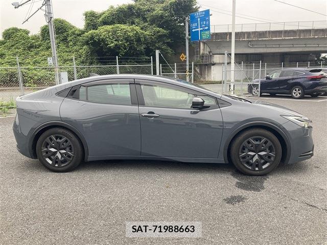 Toyota PRIUS 2023-03 8651819-8