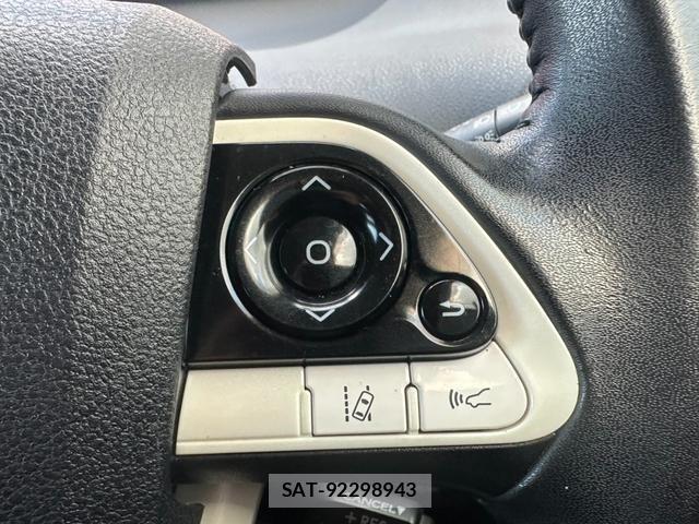 Toyota PRIUS 2018-08 8651838-12