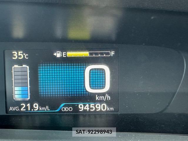 Toyota PRIUS 2018-08 8651838-4