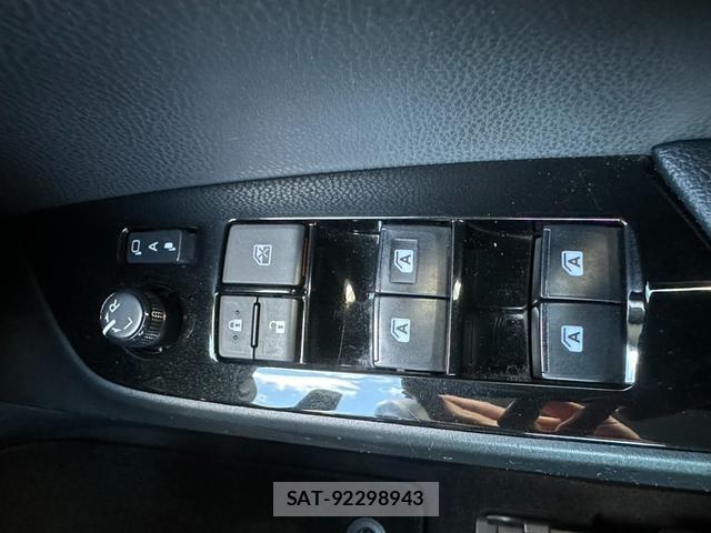 Toyota PRIUS 2018-08 8651838-6