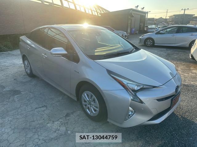 Toyota PRIUS 2018-03 8651842-13