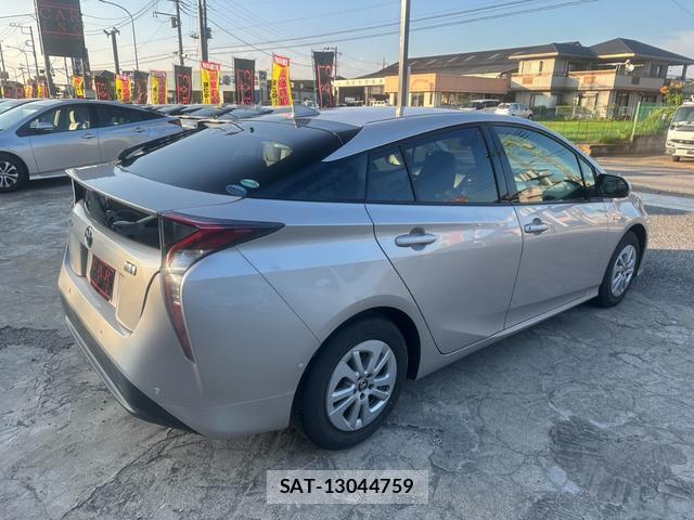 Toyota PRIUS 2018-03 8651842-15