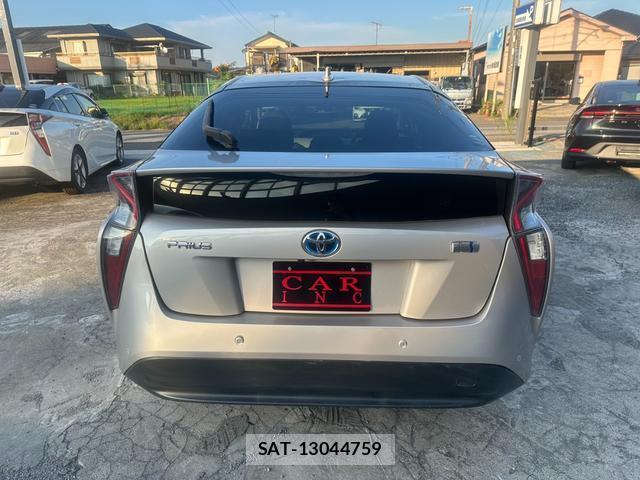 Toyota PRIUS 2018-03 8651842-16