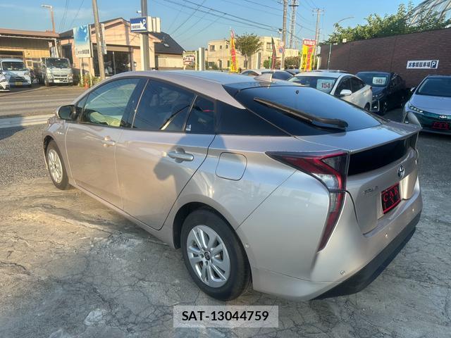 Toyota PRIUS 2018-03 8651842-17