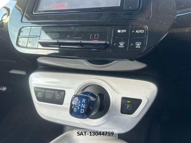 Toyota PRIUS 2018-03 8651842-8