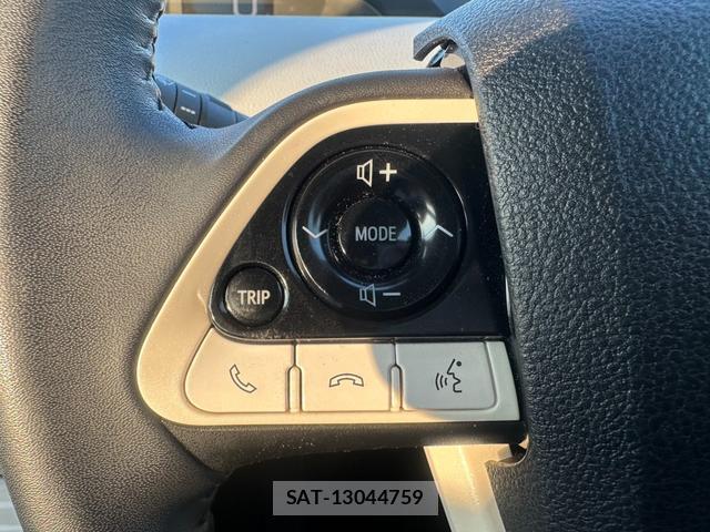 Toyota PRIUS 2018-03 8651842-9
