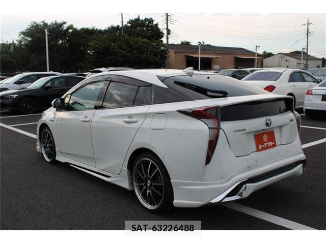 Toyota PRIUS 2017-11 8651874-10