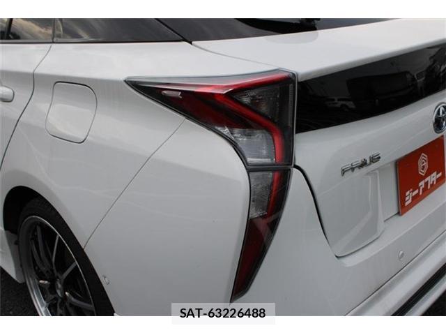 Toyota PRIUS 2017-11 8651874-18