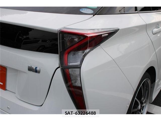 Toyota PRIUS 2017-11 8651874-19