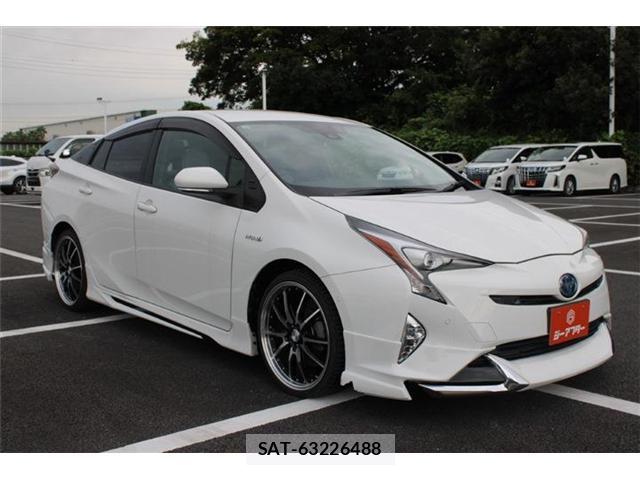 Toyota PRIUS 2017-11 8651874-6