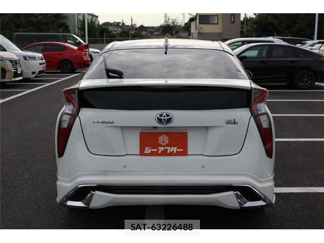 Toyota PRIUS 2017-11 8651874-9