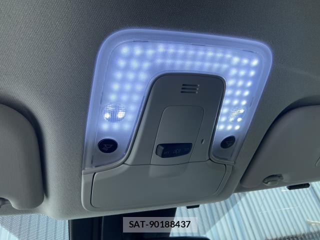 Toyota PRIUS 2022-05 8651924-11