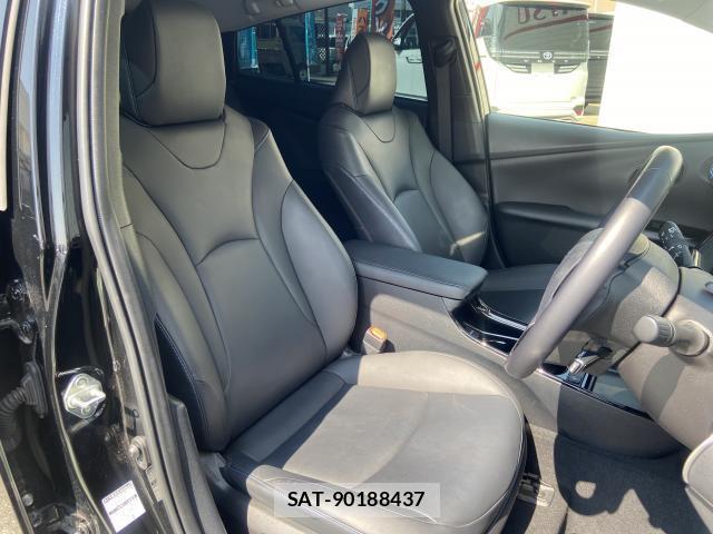 Toyota PRIUS 2022-05 8651924-13