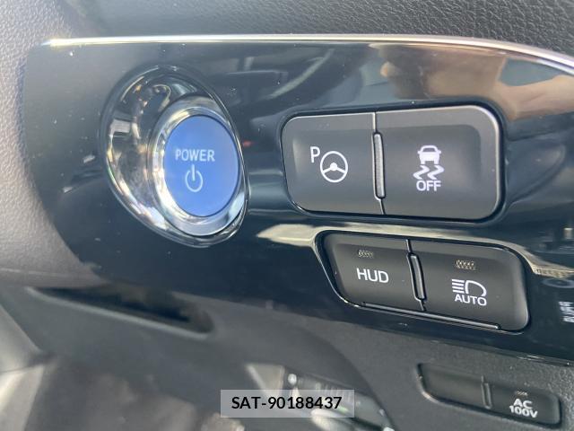 Toyota PRIUS 2022-05 8651924-7