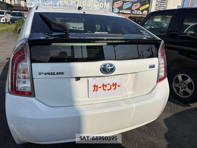 Toyota PRIUS 2015-07 8652142-15