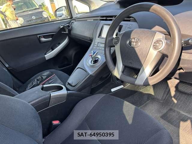 Toyota PRIUS 2015-07 8652142-6