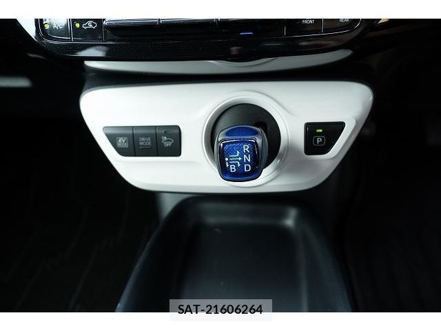 Toyota PRIUS 2017-02 8652550-10