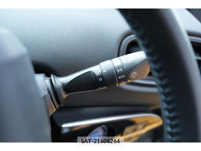 Toyota PRIUS 2017-02 8652550-12