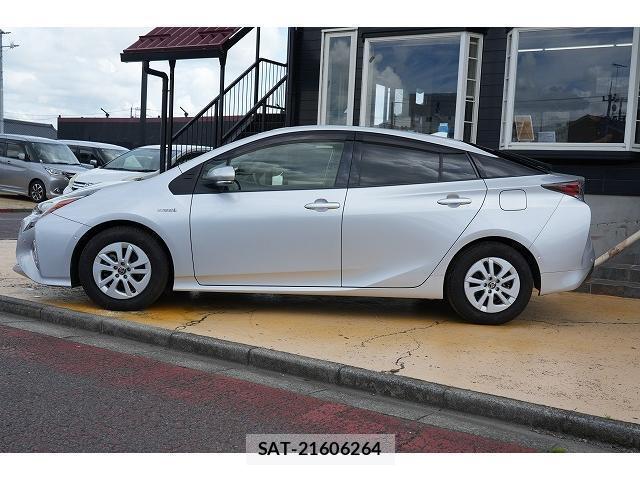 Toyota PRIUS 2017-02 8652550-18