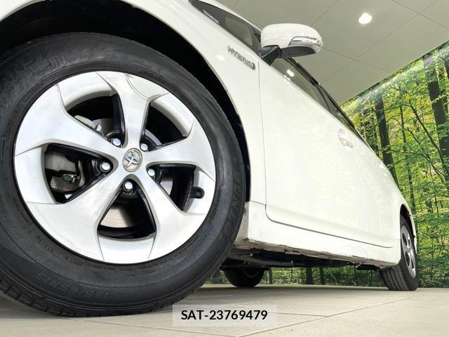Toyota PRIUS 2015-06 8652571-12