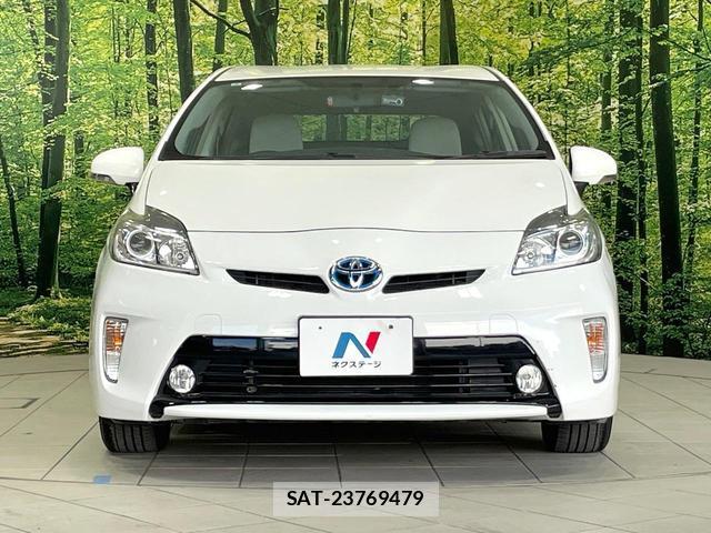 Toyota PRIUS 2015-06 8652571-13