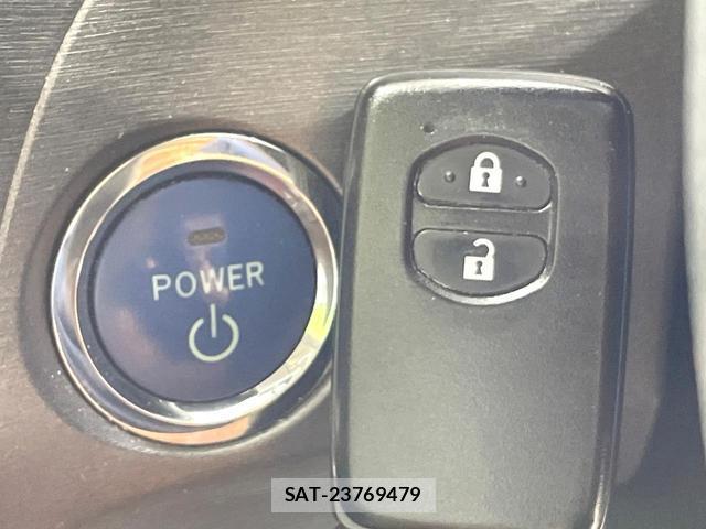 Toyota PRIUS 2015-06 8652571-6