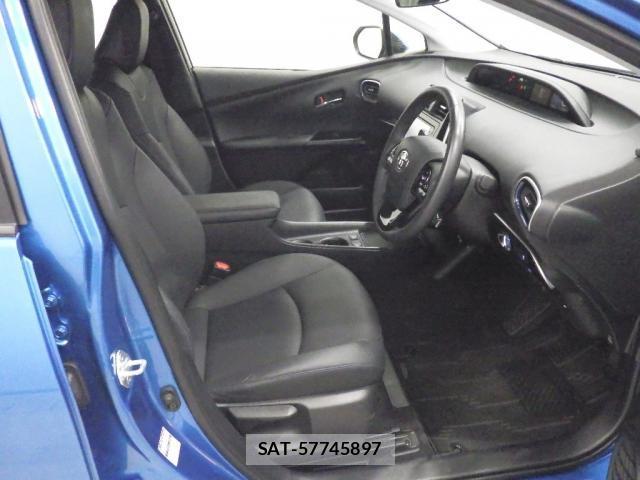 Toyota PRIUS 2019-08 8652691-3