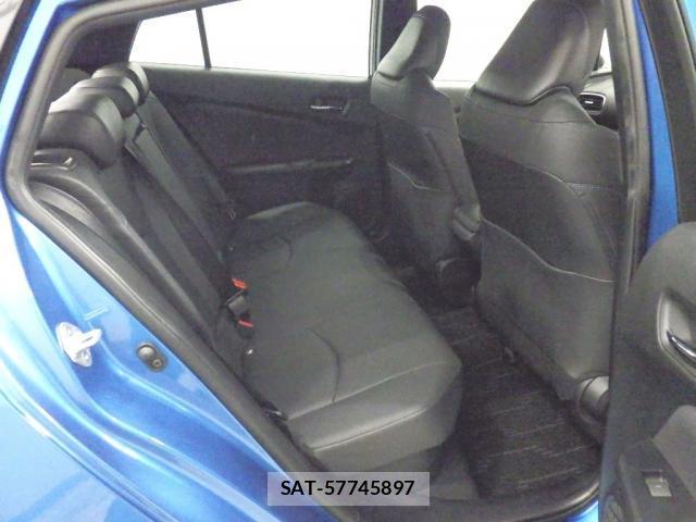 Toyota PRIUS 2019-08 8652691-4