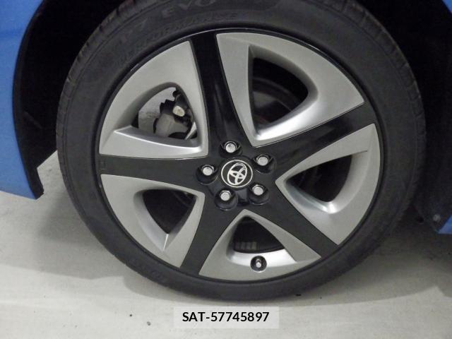 Toyota PRIUS 2019-08 8652691-8