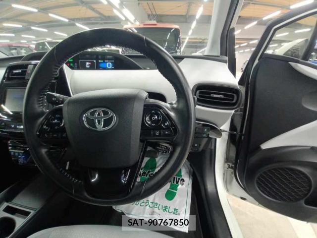 Toyota PRIUS 2020-01 8652698-5