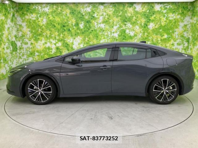 Toyota PRIUS 2023-05 8652732-1