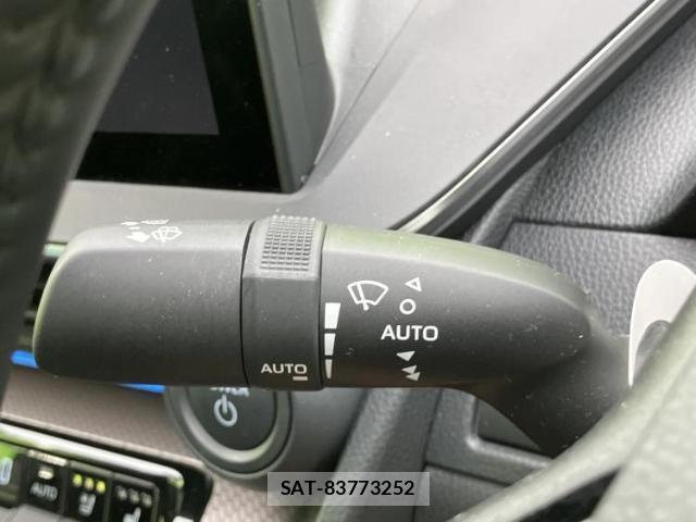 Toyota PRIUS 2023-05 8652732-16
