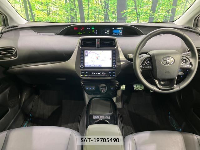 Toyota PRIUS 2021-08 8652734-1