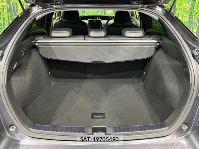 Toyota PRIUS 2021-08 8652734-9