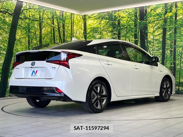 Toyota PRIUS 2019-05 8652740-16