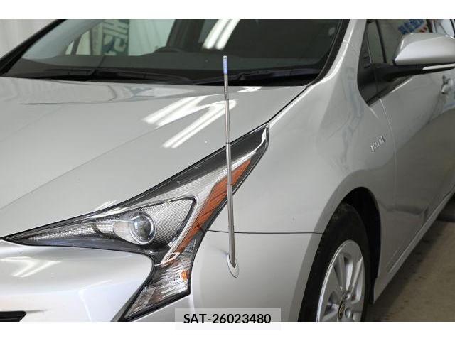 Toyota PRIUS 2016-03 8652888-5