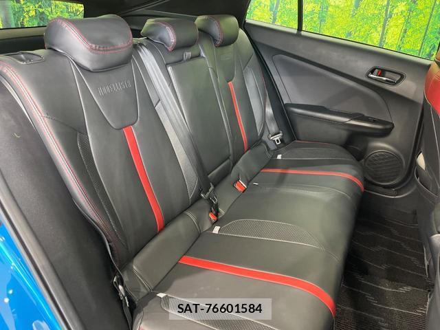 Toyota PRIUS 2022-11 8652931-8