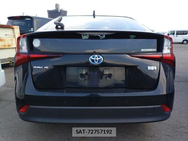 Toyota PRIUS 2021-08 8653357-1