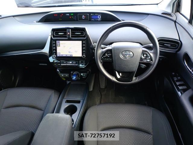 Toyota PRIUS 2021-08 8653357-2