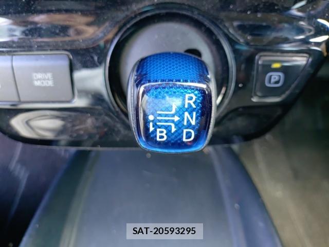 Toyota PRIUS 2021-08 8653377-11