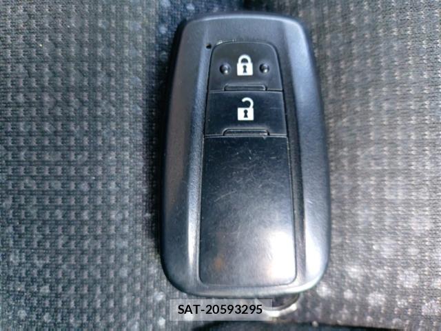 Toyota PRIUS 2021-08 8653377-14