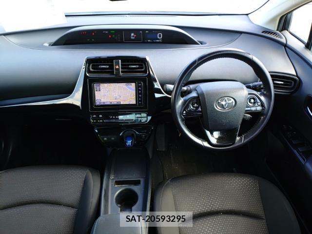 Toyota PRIUS 2021-08 8653377-2