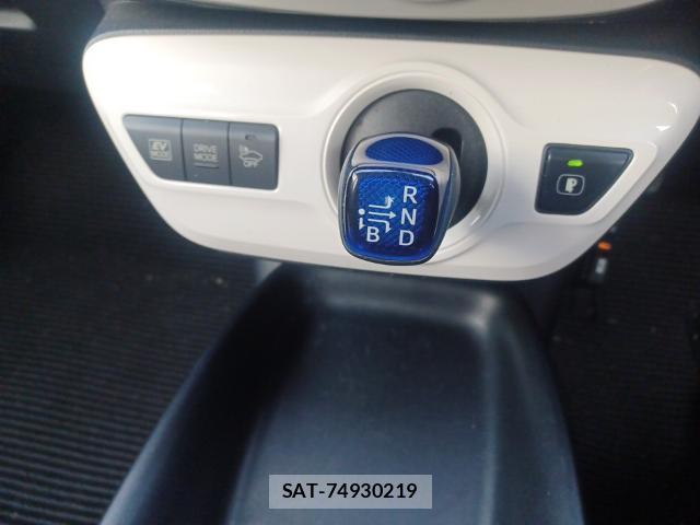 Toyota PRIUS 2017-08 8653422-11