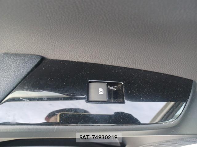 Toyota PRIUS 2017-08 8653422-12