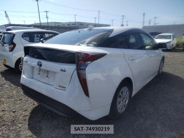 Toyota PRIUS 2017-08 8653422-4
