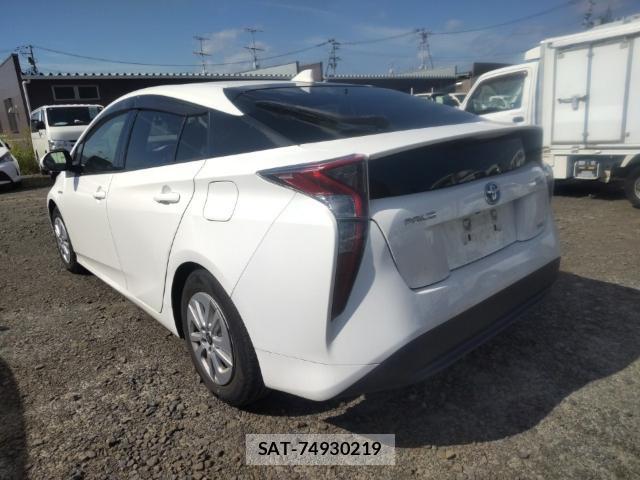 Toyota PRIUS 2017-08 8653422-5