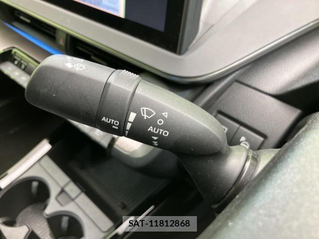 Toyota PRIUS 2023-10 8653482-16