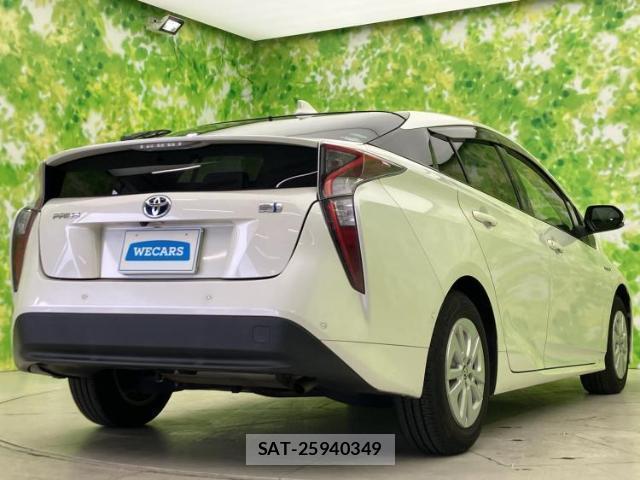 Toyota PRIUS 2017-06 8653524-2