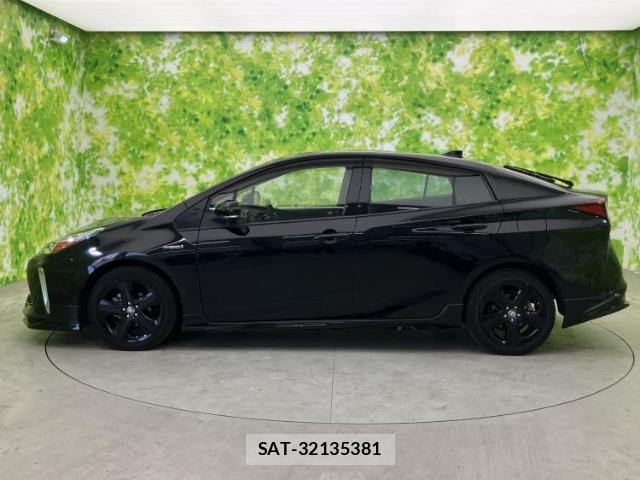 Toyota PRIUS 2019-08 8653546-1