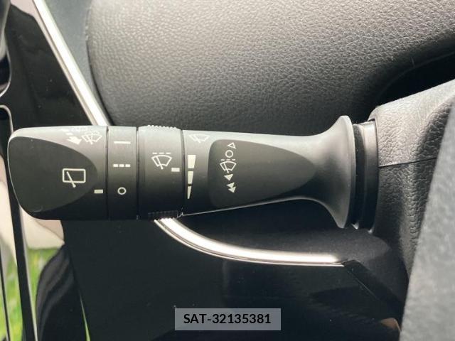 Toyota PRIUS 2019-08 8653546-16
